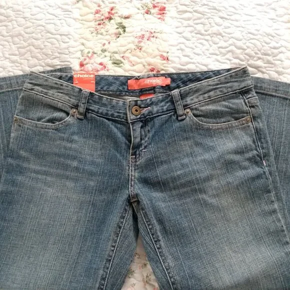 NWT, Calvin Klein capris, size 29 - Picture 4 of 7